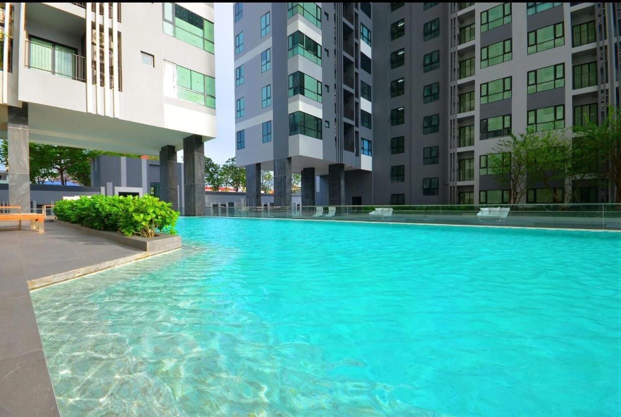 The Base Central Pattaya Apartment Екстериор снимка