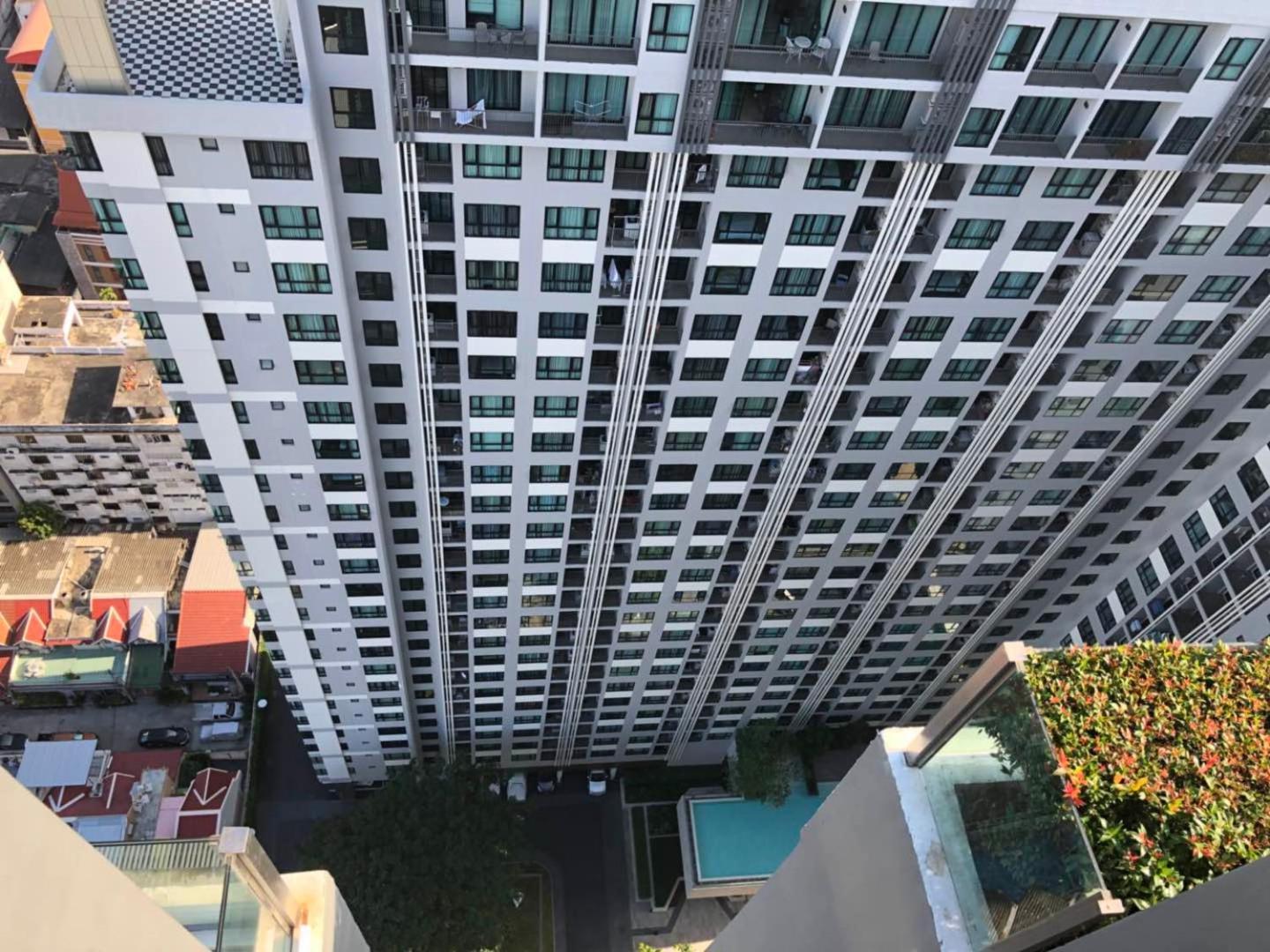 The Base Central Pattaya Apartment Екстериор снимка