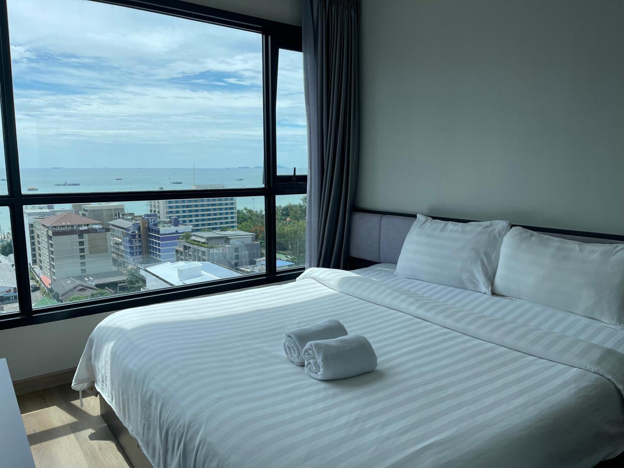 The Base Central Pattaya Apartment Екстериор снимка