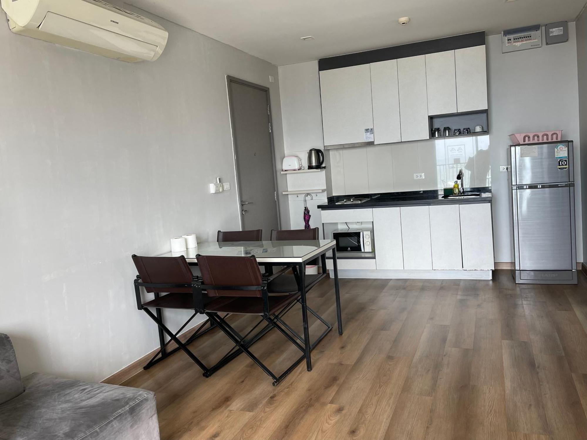 The Base Central Pattaya Apartment Екстериор снимка