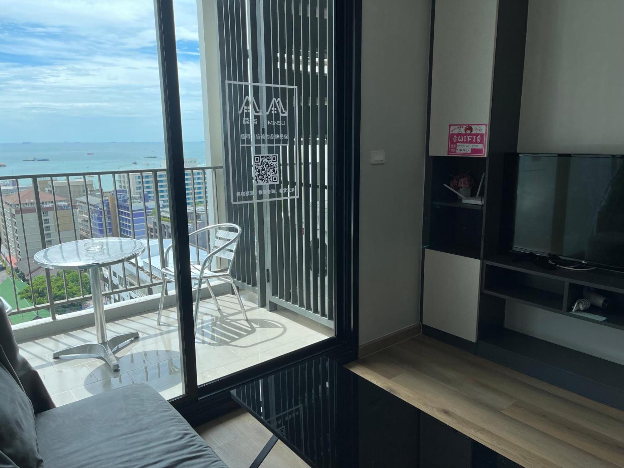 The Base Central Pattaya Apartment Екстериор снимка