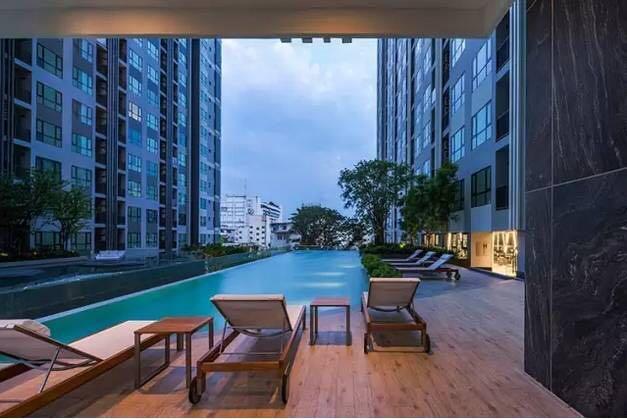 The Base Central Pattaya Apartment Екстериор снимка